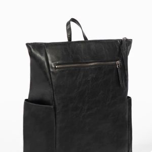 Freshly picked minimalist diaper bag onyx